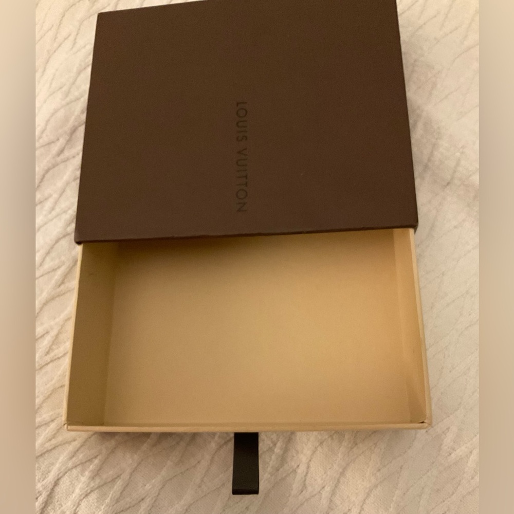 Louis Vuitton Gift Box - LIKE NEW CONDITION - Picture 6 of 6